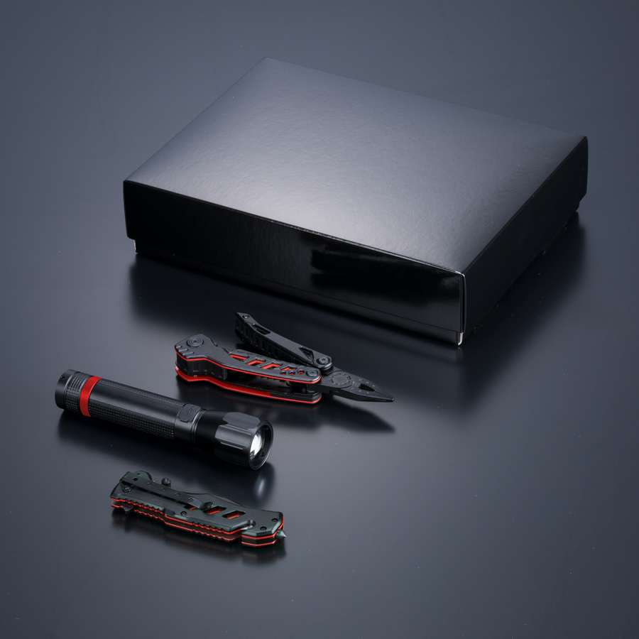 Optima set III-B: multitool, rescue knife, and large flashlight