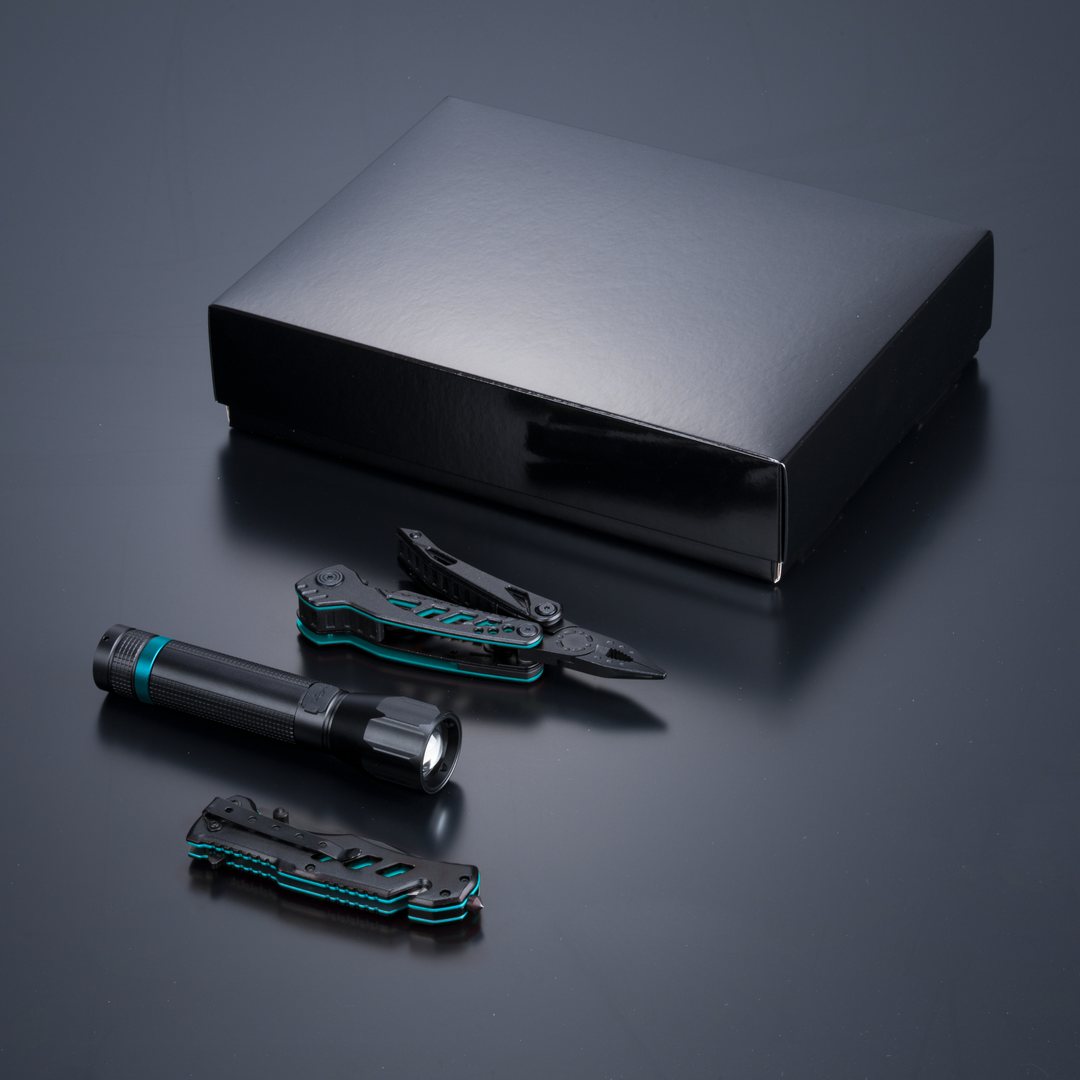 Optima set III-B: multitool, rescue knife, and large flashlight